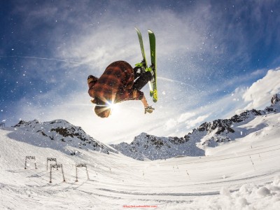 搜狐体育直播-黄牌事件回顾：世俱杯关键犯规与裁判尺度解析